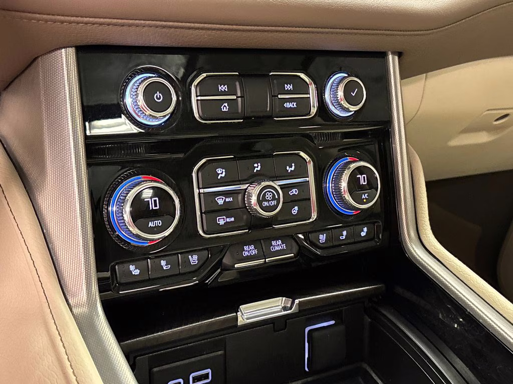 2023 Onyx Black GMC Yukon XL Denali 4X4 SUV