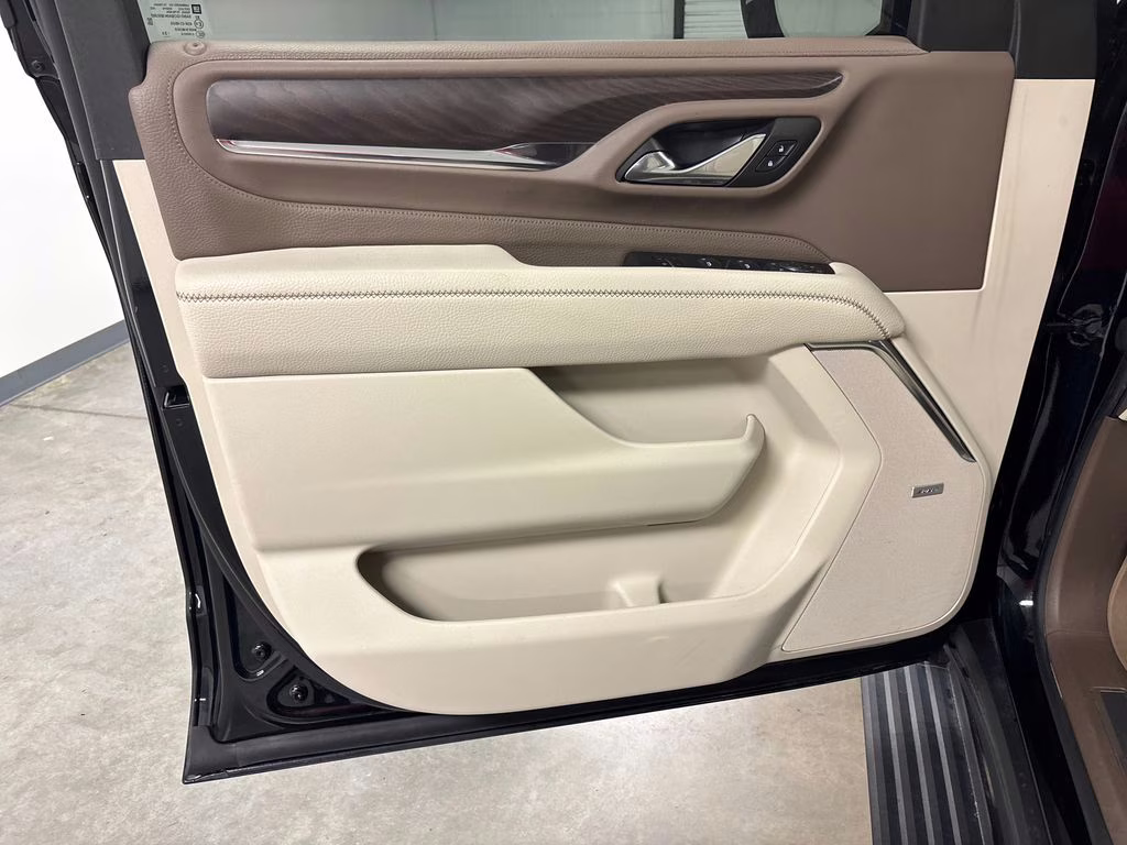 2023 Onyx Black GMC Yukon XL Denali 4X4 SUV