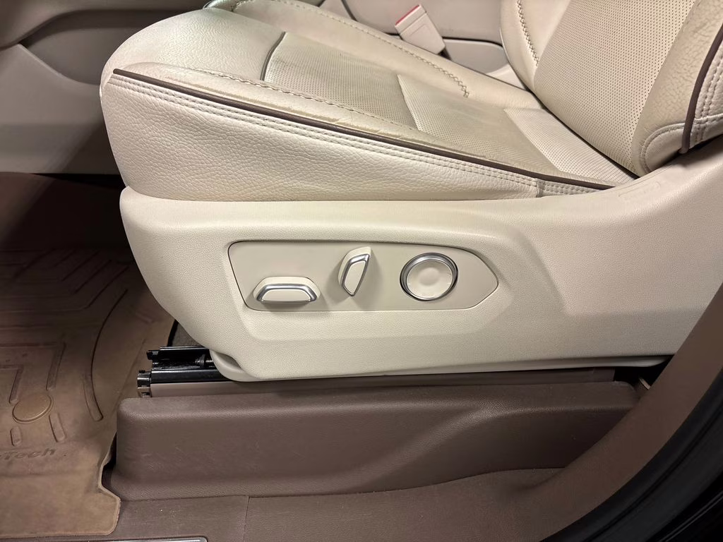 2023 Onyx Black GMC Yukon XL Denali 4X4 SUV