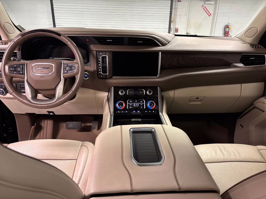 2023 Onyx Black GMC Yukon XL Denali 4X4 SUV