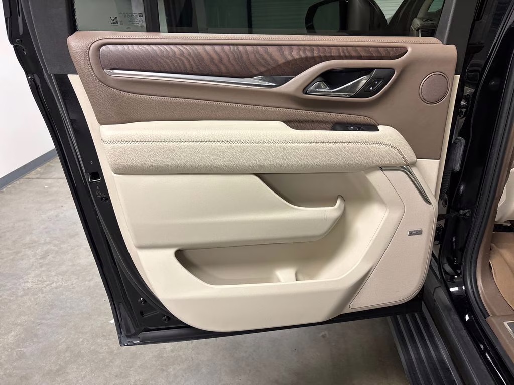 2023 Onyx Black GMC Yukon XL Denali 4X4 SUV