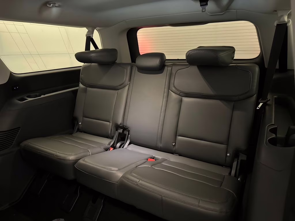 2026 Glacier Gray Metallic Tri-Coat Ford Expedition Max Active RWD SUV