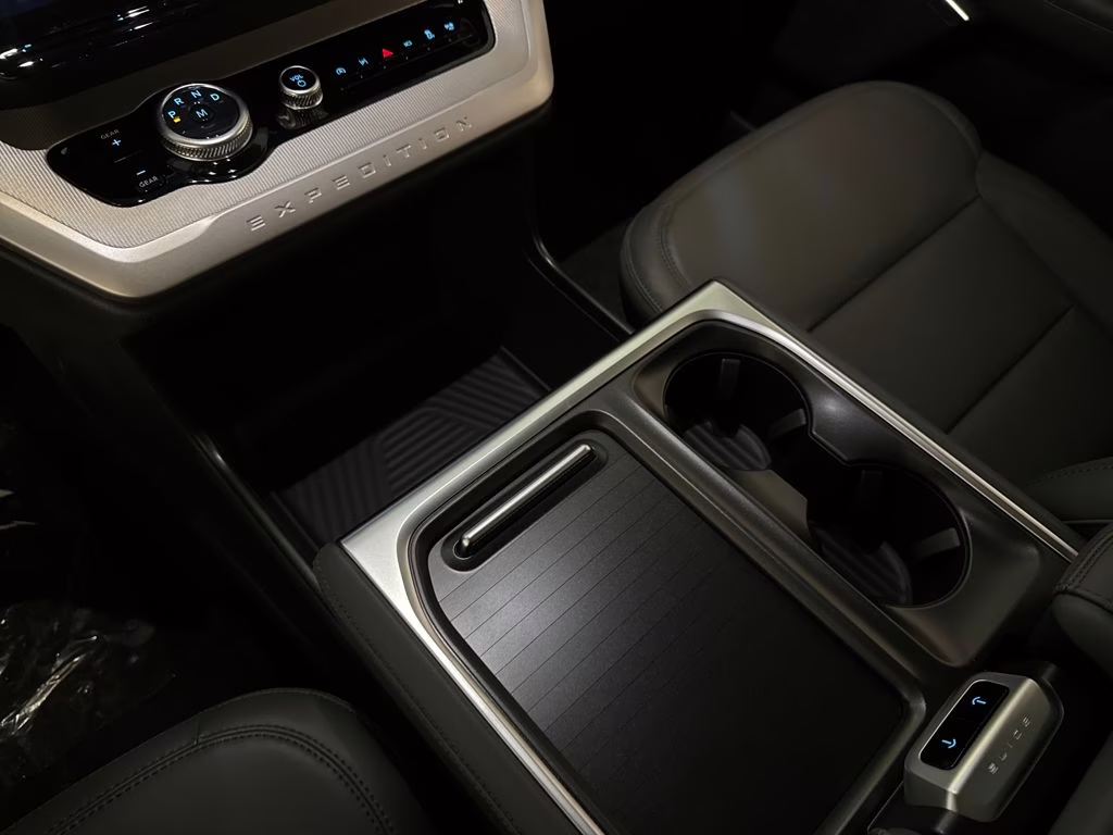 2026 Glacier Gray Metallic Tri-Coat Ford Expedition Max Active RWD SUV