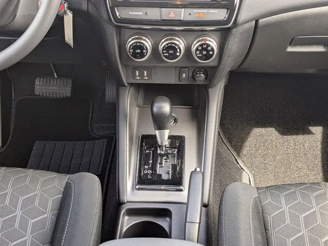 2026 Labrador Black Pearl Mitsubishi Outlander Sport 2.0 ES 4X4 SUV