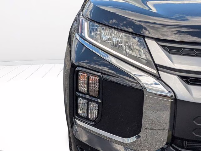 2026 Labrador Black Pearl Mitsubishi Outlander Sport 2.0 ES 4X4 SUV