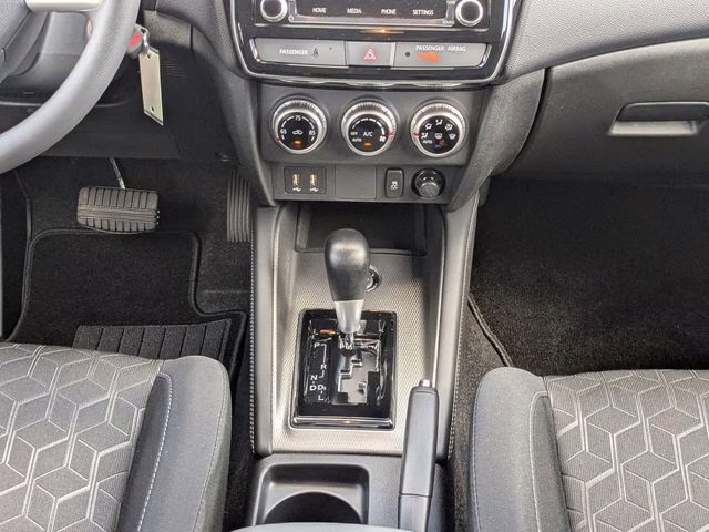 2026 Mercury Gray Metallic Mitsubishi Outlander Sport 2.0 ES 4X4 SUV