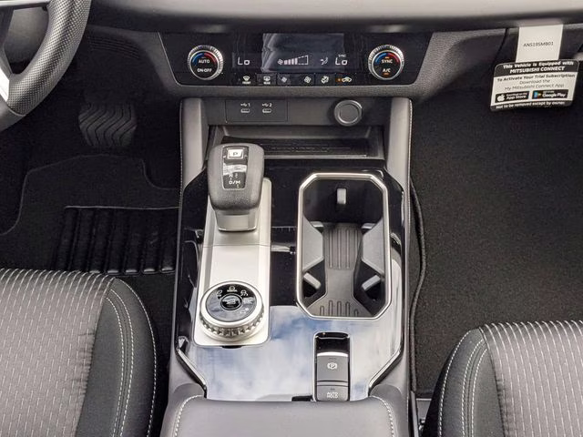 2026 White Diamond Mitsubishi Outlander ES FWD SUV