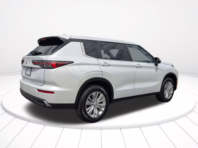 2026 White Diamond Mitsubishi Outlander ES FWD SUV