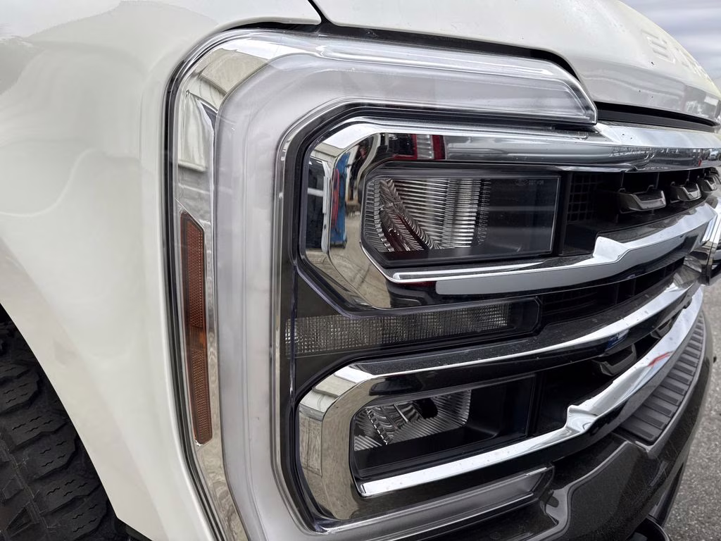 2025 Star White Metallic TC Ford Super Duty F-350 SRW King Ranch 4X4 Truck