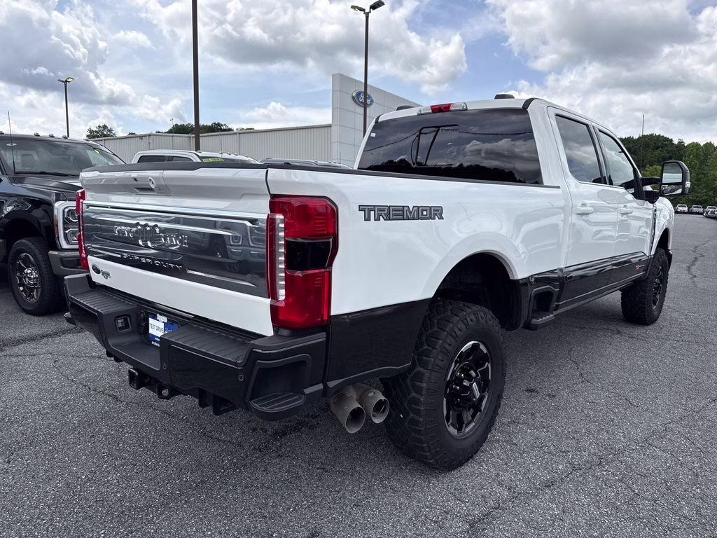 2025 Star White Metallic TC Ford Super Duty F-350 SRW King Ranch 4X4 Truck