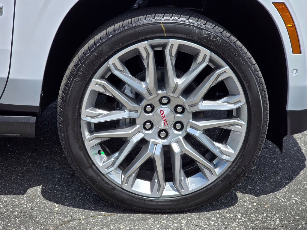 2026 Glacier White Tricoat GMC Yukon Denali 4X4 SUV