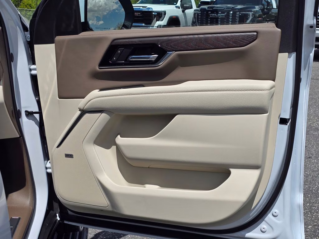 2026 Glacier White Tricoat GMC Yukon Denali 4X4 SUV