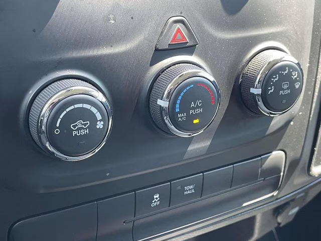 2021 Diamond Black Crystal Pearlcoat Ram 1500 Classic Tradesman RWD Truck