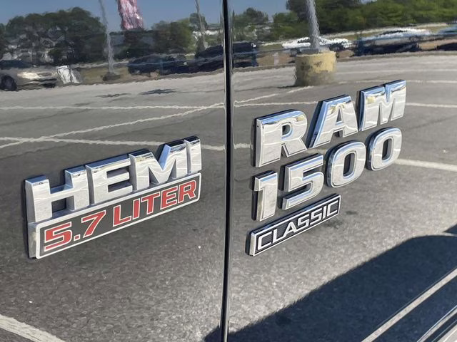 2021 Diamond Black Crystal Pearlcoat Ram 1500 Classic Tradesman RWD Truck