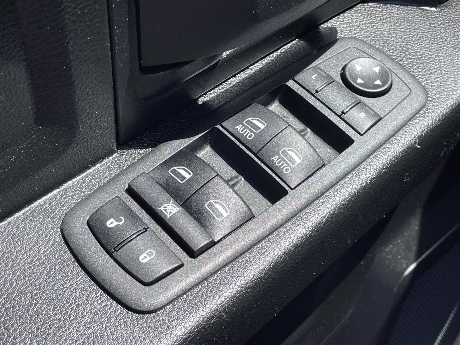 2021 Diamond Black Crystal Pearlcoat Ram 1500 Classic Tradesman RWD Truck