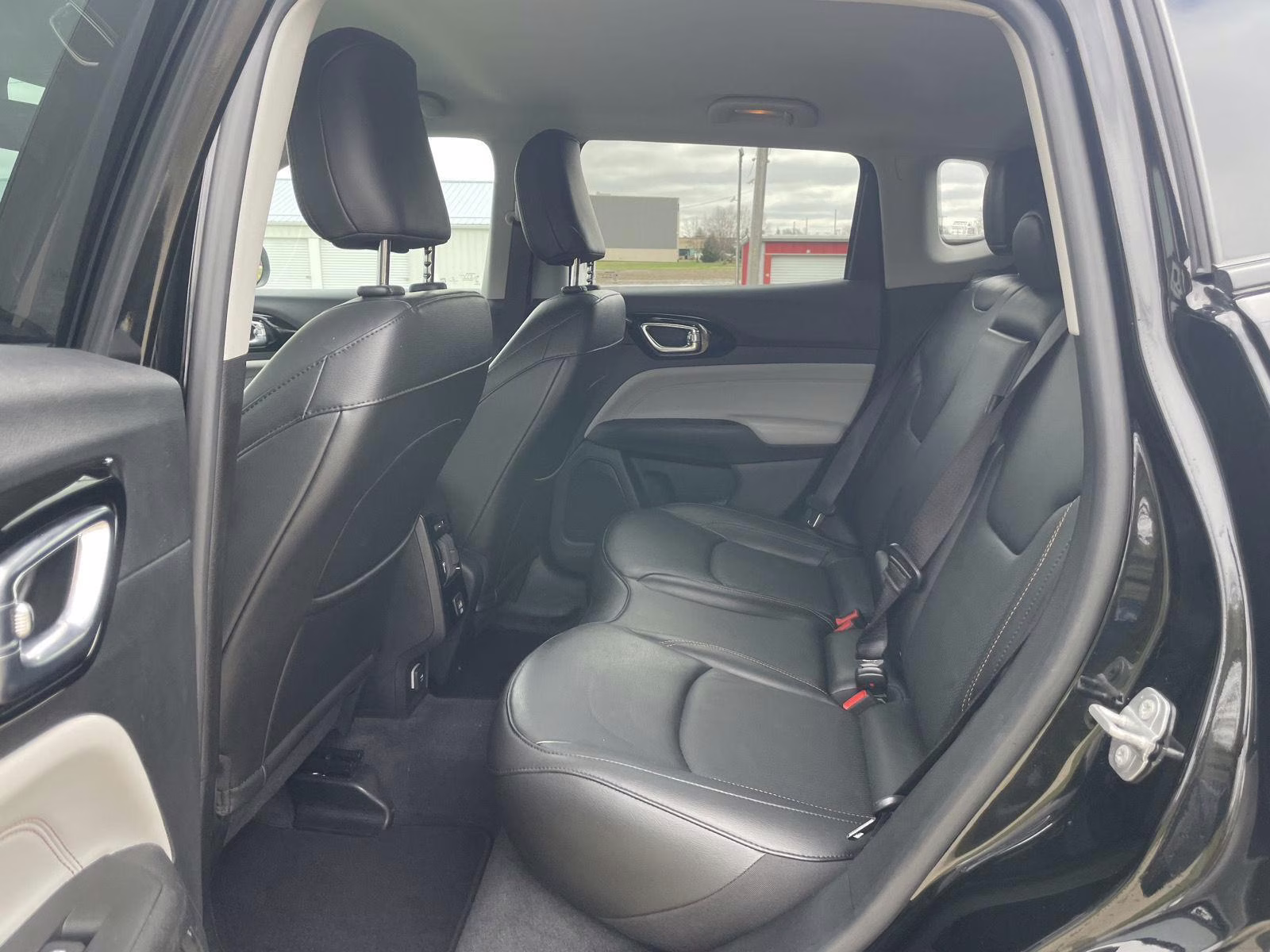 2022 Diamond Black Crystal Pearlcoat Jeep Compass Limited 4X4 SUV