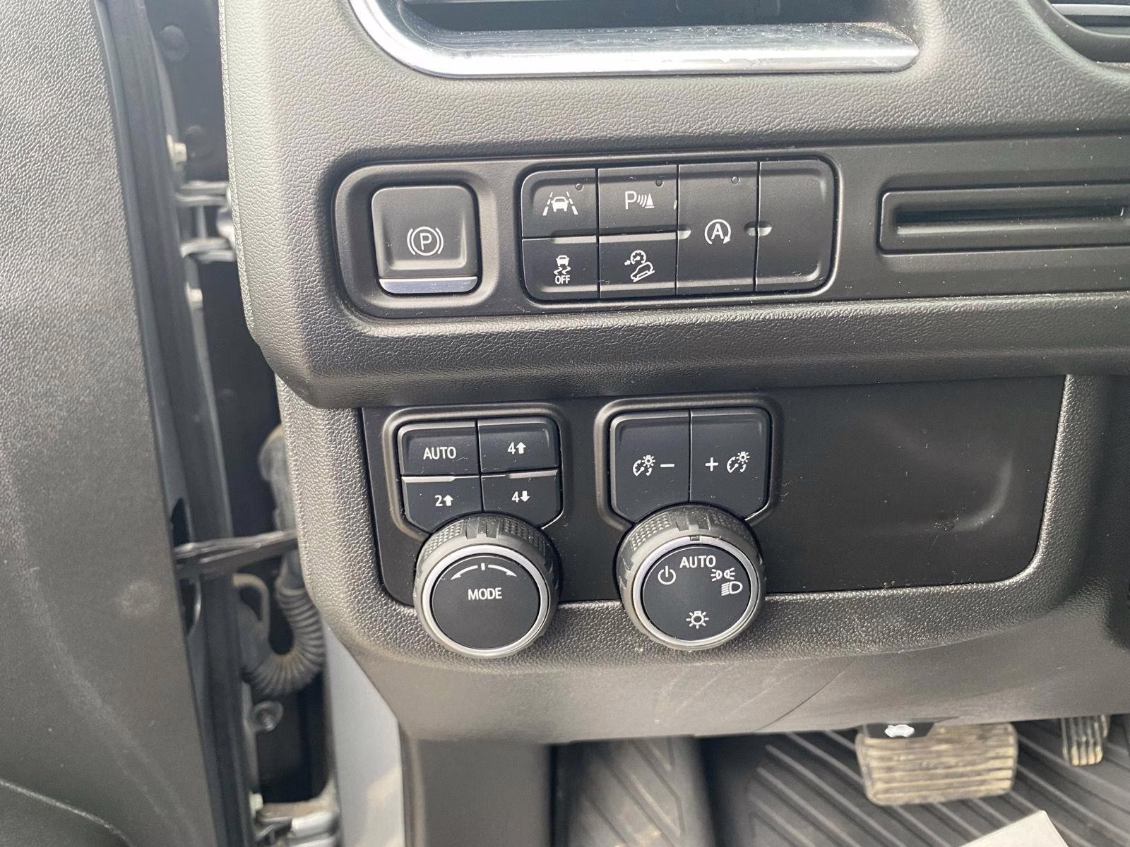 2023 Sterling Gray Metallic Chevrolet Tahoe Premier 4X4 SUV