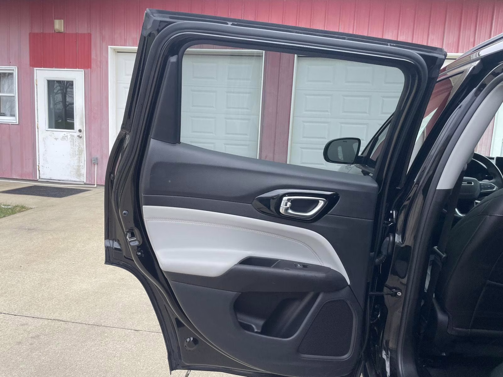 2022 Diamond Black Crystal Pearlcoat Jeep Compass Limited 4X4 SUV