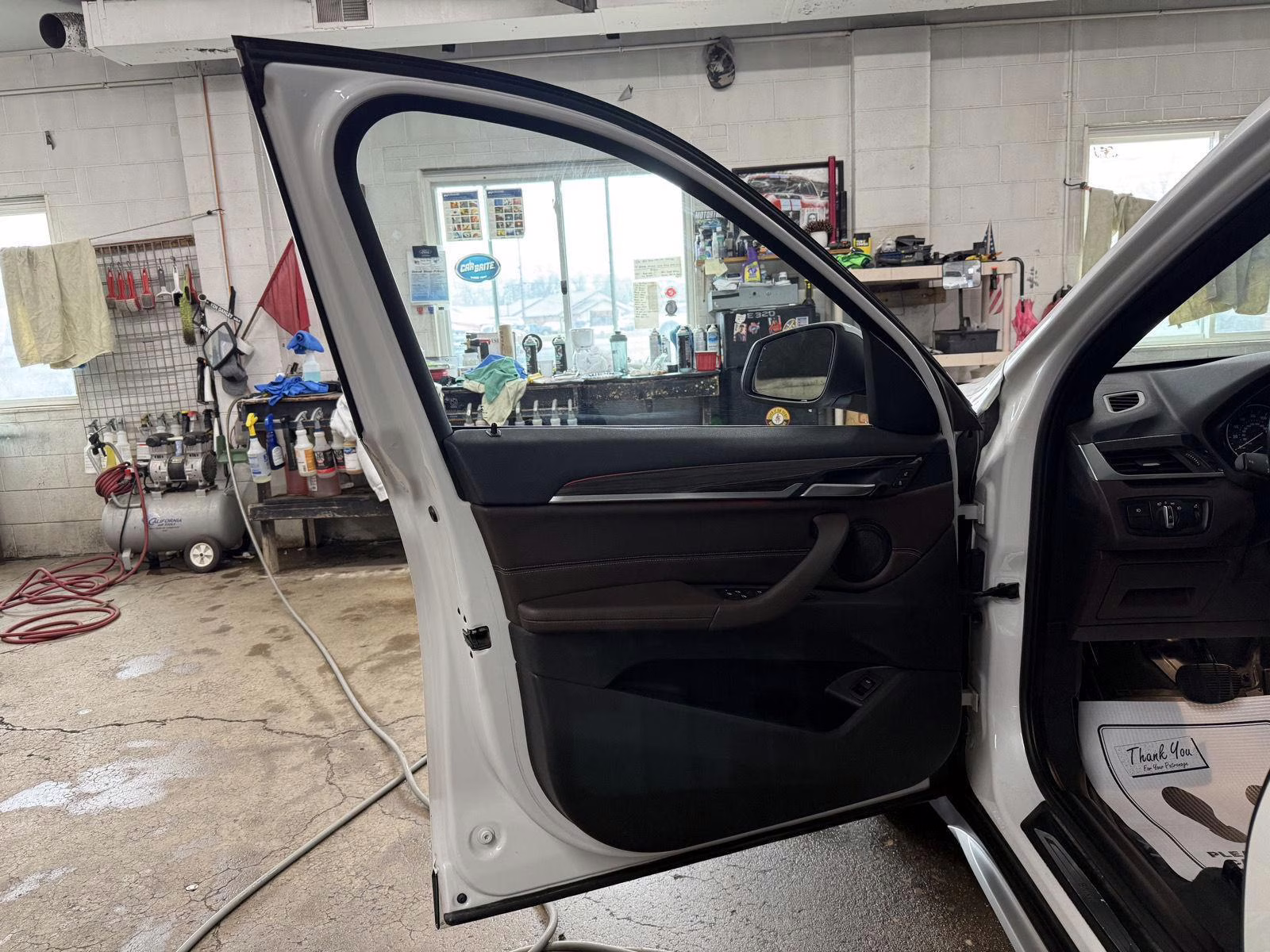 2016 Mineral White Metallic BMW X1 xDrive28i AWD Sports Activity Vehicle