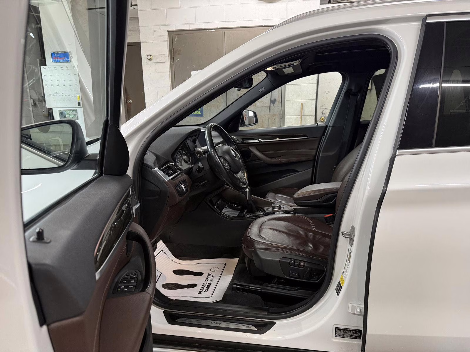 2016 Mineral White Metallic BMW X1 xDrive28i AWD Sports Activity Vehicle