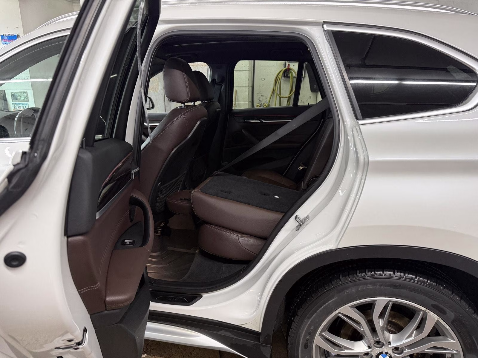 2016 Mineral White Metallic BMW X1 xDrive28i AWD Sports Activity Vehicle