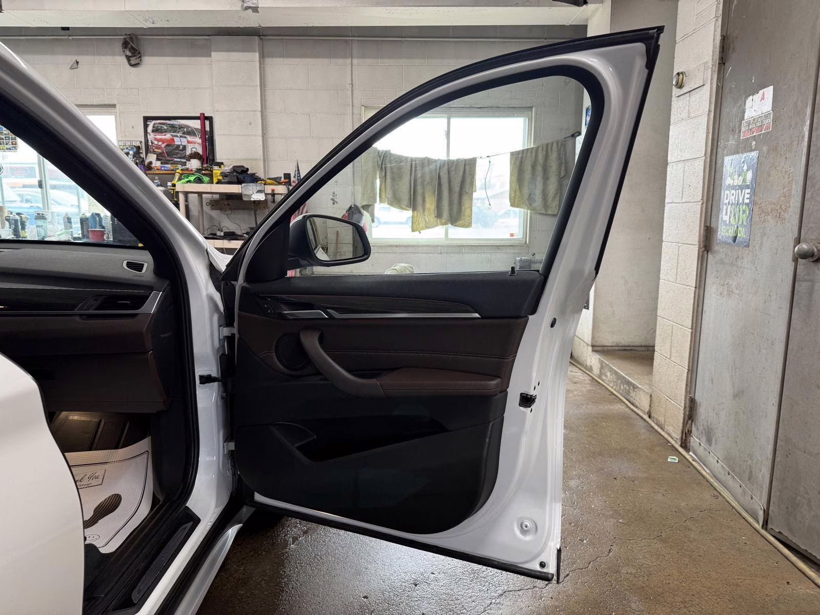 2016 Mineral White Metallic BMW X1 xDrive28i AWD Sports Activity Vehicle