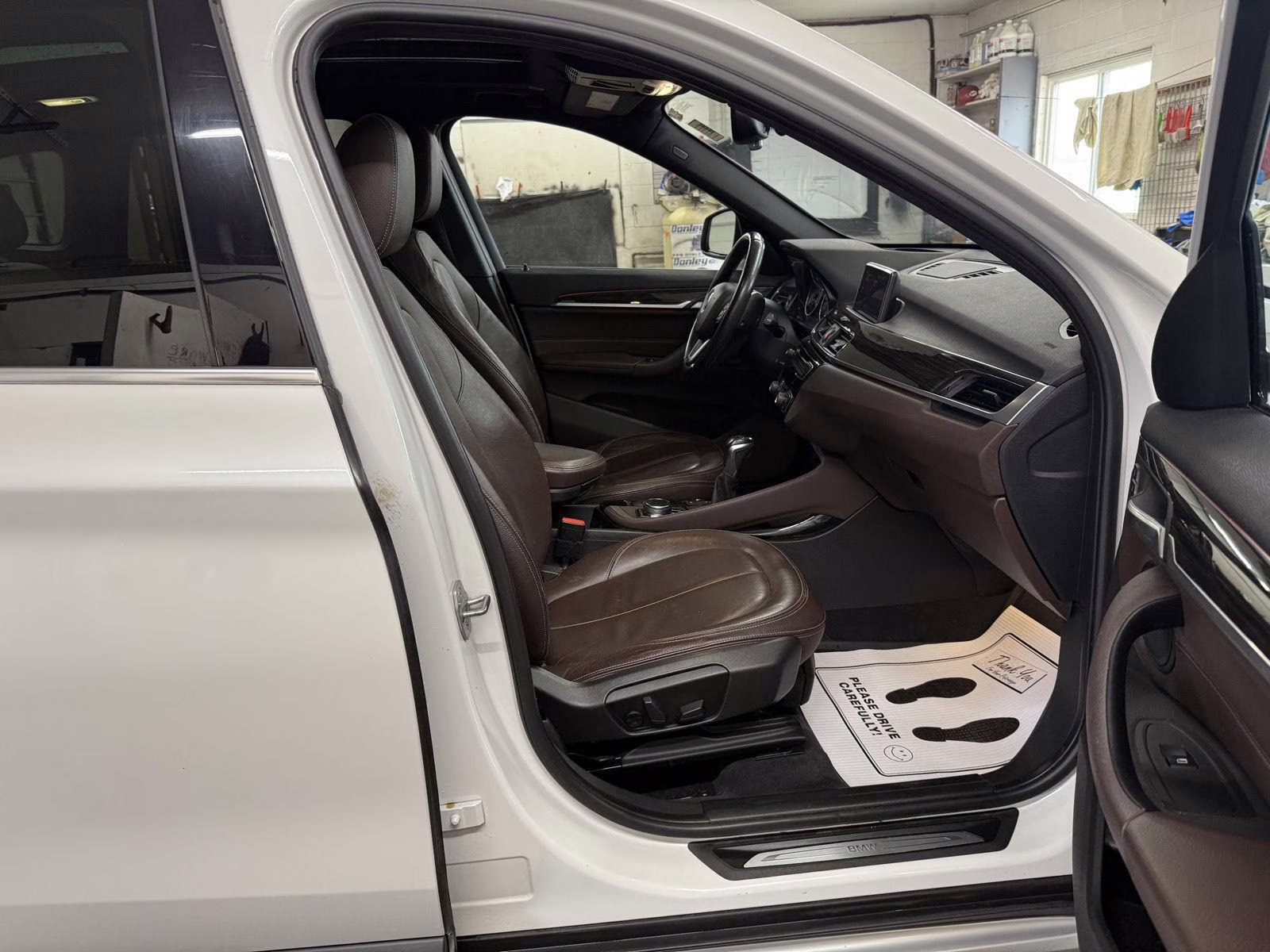 2016 Mineral White Metallic BMW X1 xDrive28i AWD Sports Activity Vehicle