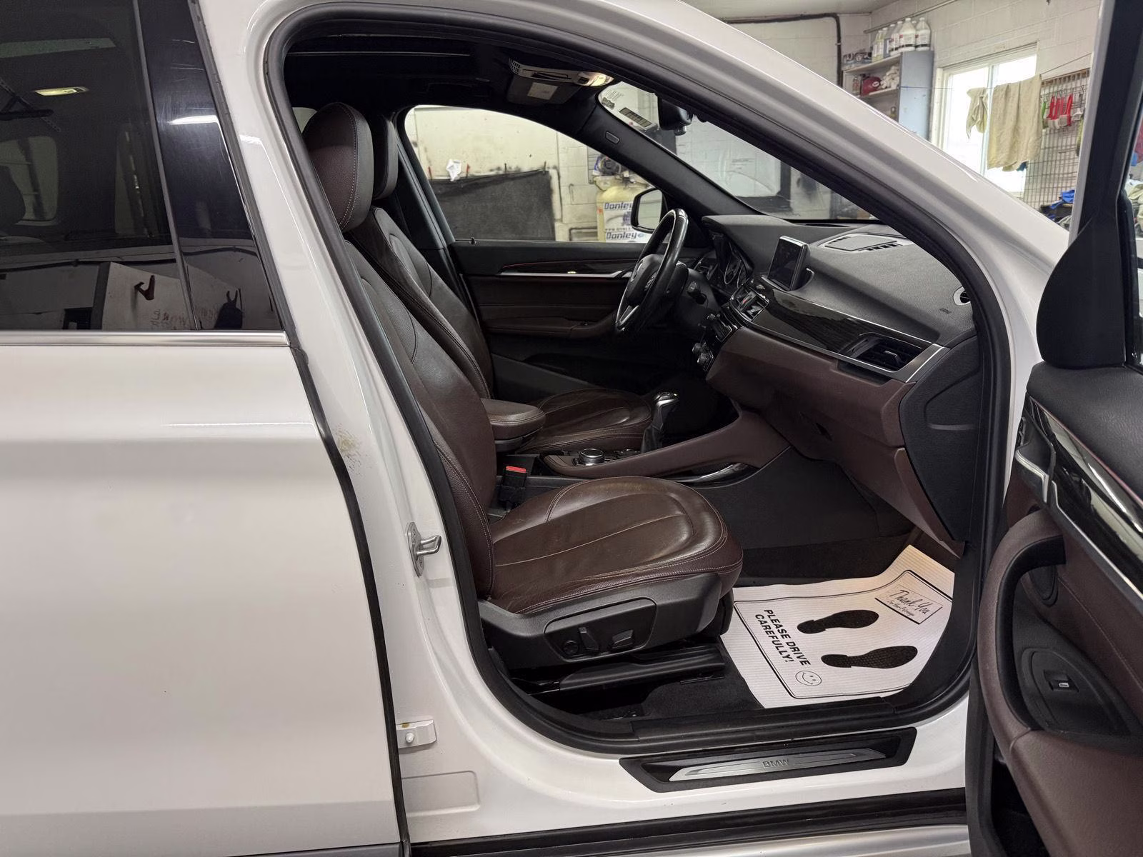 2016 Mineral White Metallic BMW X1 xDrive28i AWD Sports Activity Vehicle