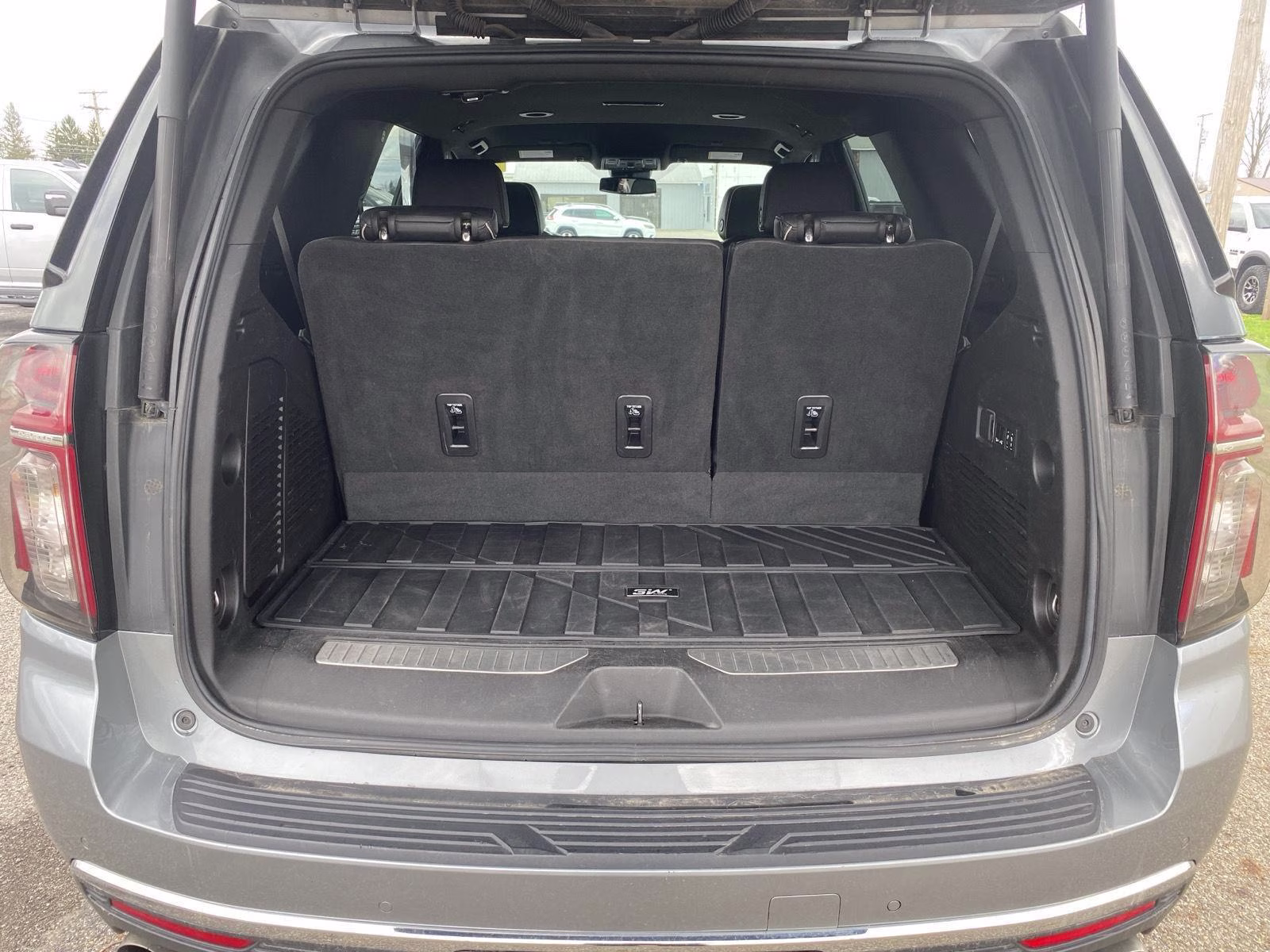 2023 Sterling Gray Metallic Chevrolet Tahoe Premier 4X4 SUV
