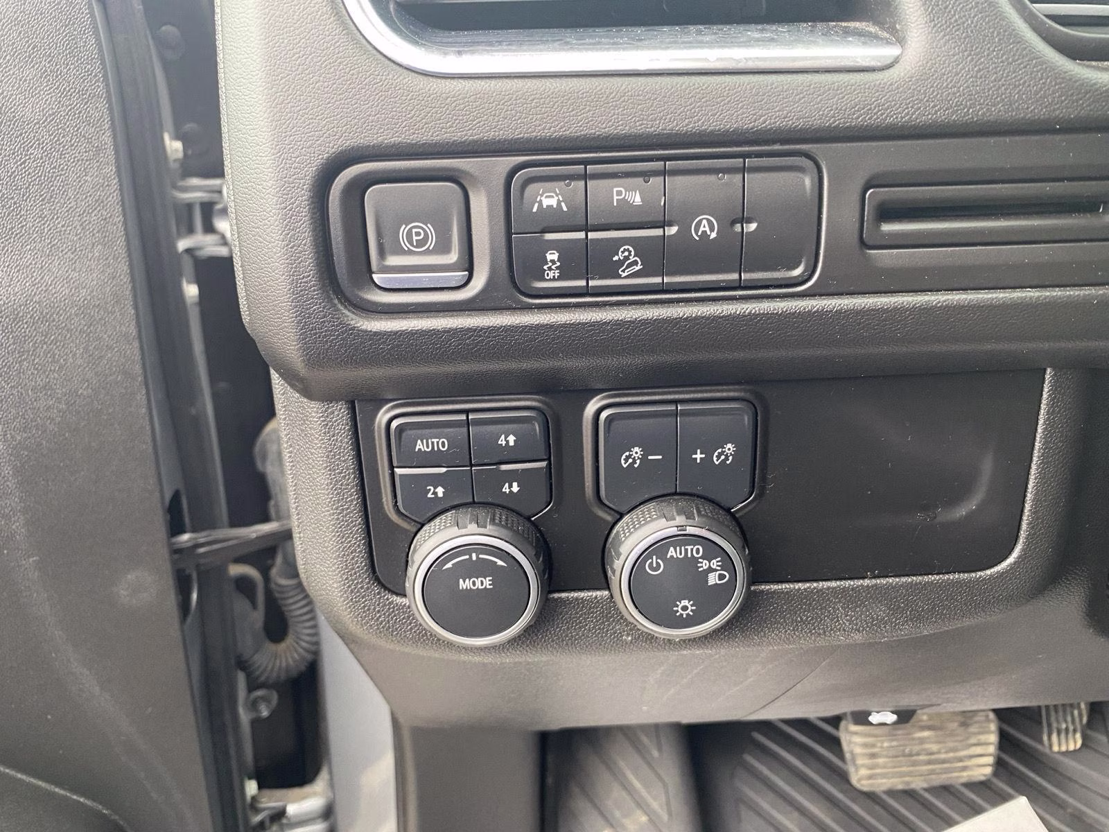 2023 Sterling Gray Metallic Chevrolet Tahoe Premier 4X4 SUV
