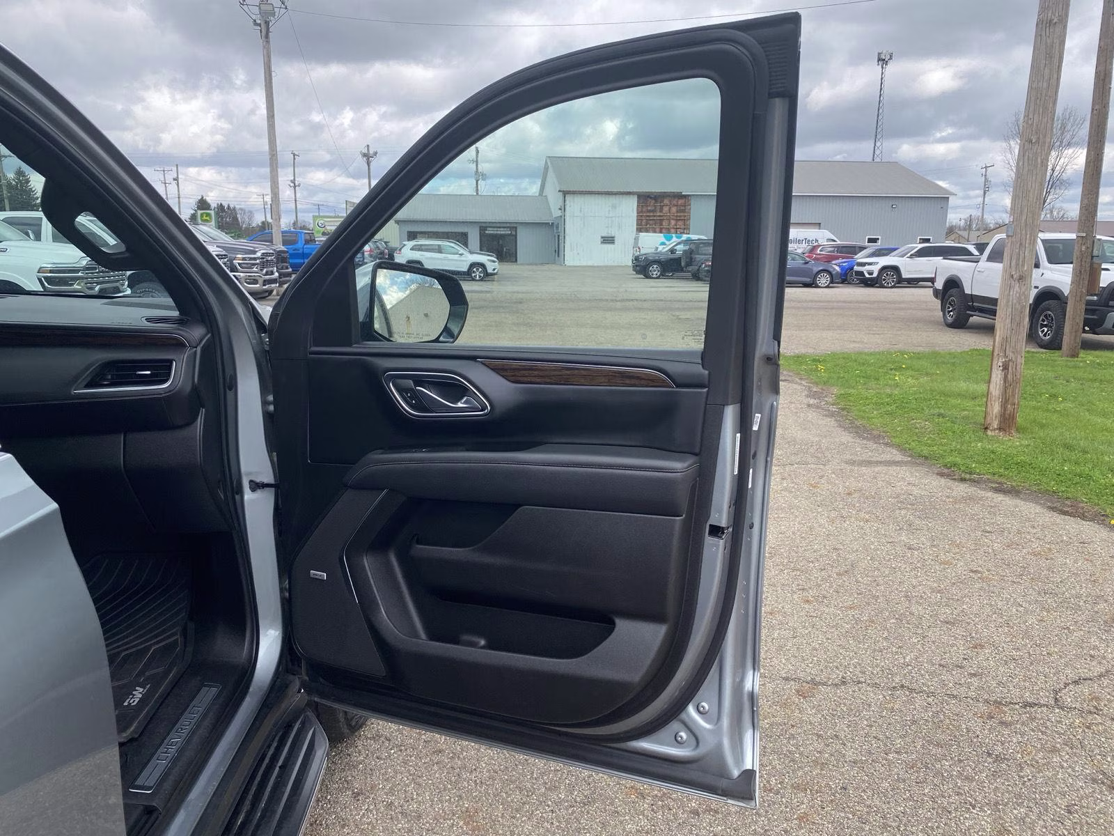 2023 Sterling Gray Metallic Chevrolet Tahoe Premier 4X4 SUV