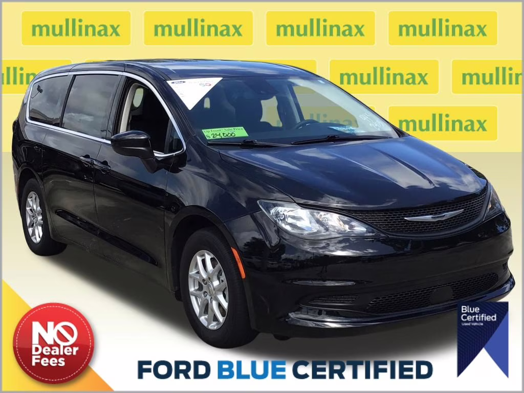 2024 Diamond Black Crystal Pearlcoat Chrysler Voyager LX FWD Van