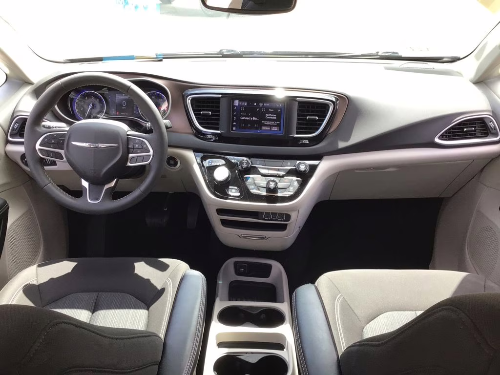 2024 Diamond Black Crystal Pearlcoat Chrysler Voyager LX FWD Van