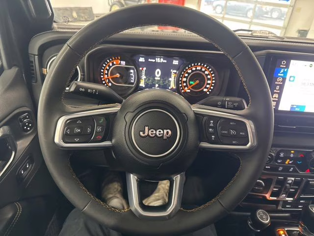 2024 Granite Crystal Metallic Clearcoat Jeep Wrangler Sahara 4X4 SUV