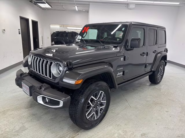 2024 Granite Crystal Metallic Clearcoat Jeep Wrangler Sahara 4X4 SUV