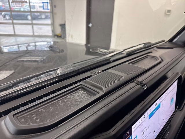 2024 Granite Crystal Metallic Clearcoat Jeep Wrangler Sahara 4X4 SUV