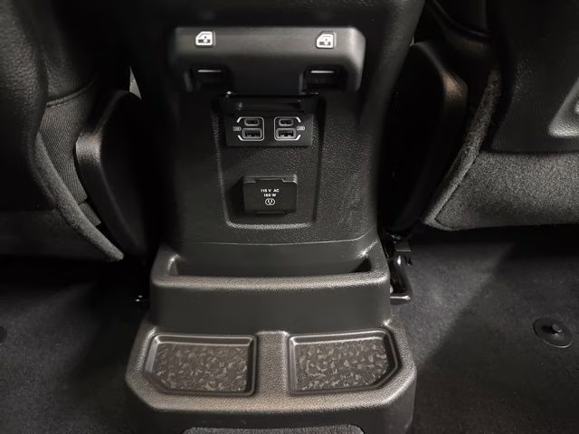 2024 Granite Crystal Metallic Clearcoat Jeep Wrangler Sahara 4X4 SUV