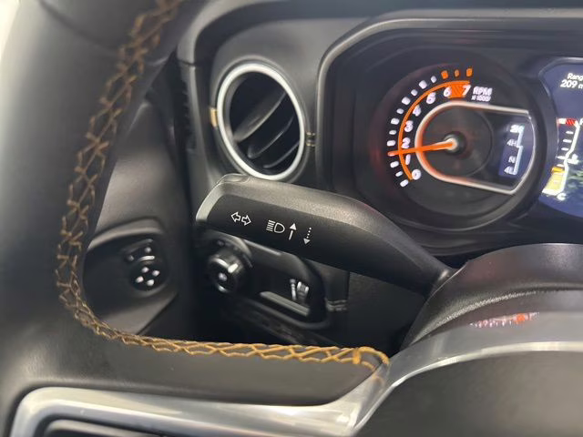 2024 Granite Crystal Metallic Clearcoat Jeep Wrangler Sahara 4X4 SUV