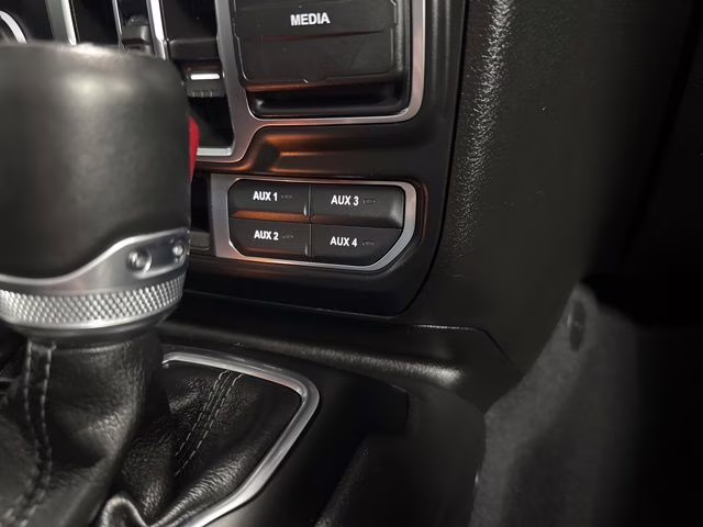 2024 Granite Crystal Metallic Clearcoat Jeep Wrangler Sahara 4X4 SUV