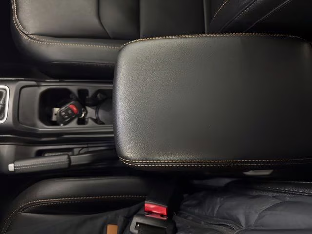 2024 Granite Crystal Metallic Clearcoat Jeep Wrangler Sahara 4X4 SUV