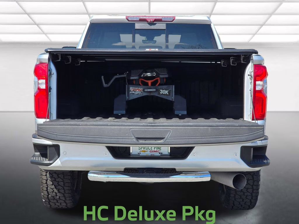 2021 Silver Ice Metallic Chevrolet Silverado 2500HD High Country 4X4 Truck