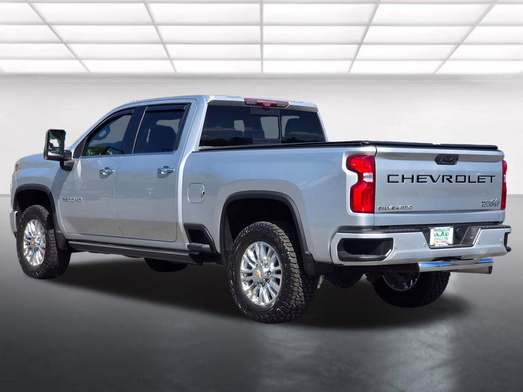 2021 Silver Ice Metallic Chevrolet Silverado 2500HD High Country 4X4 Truck