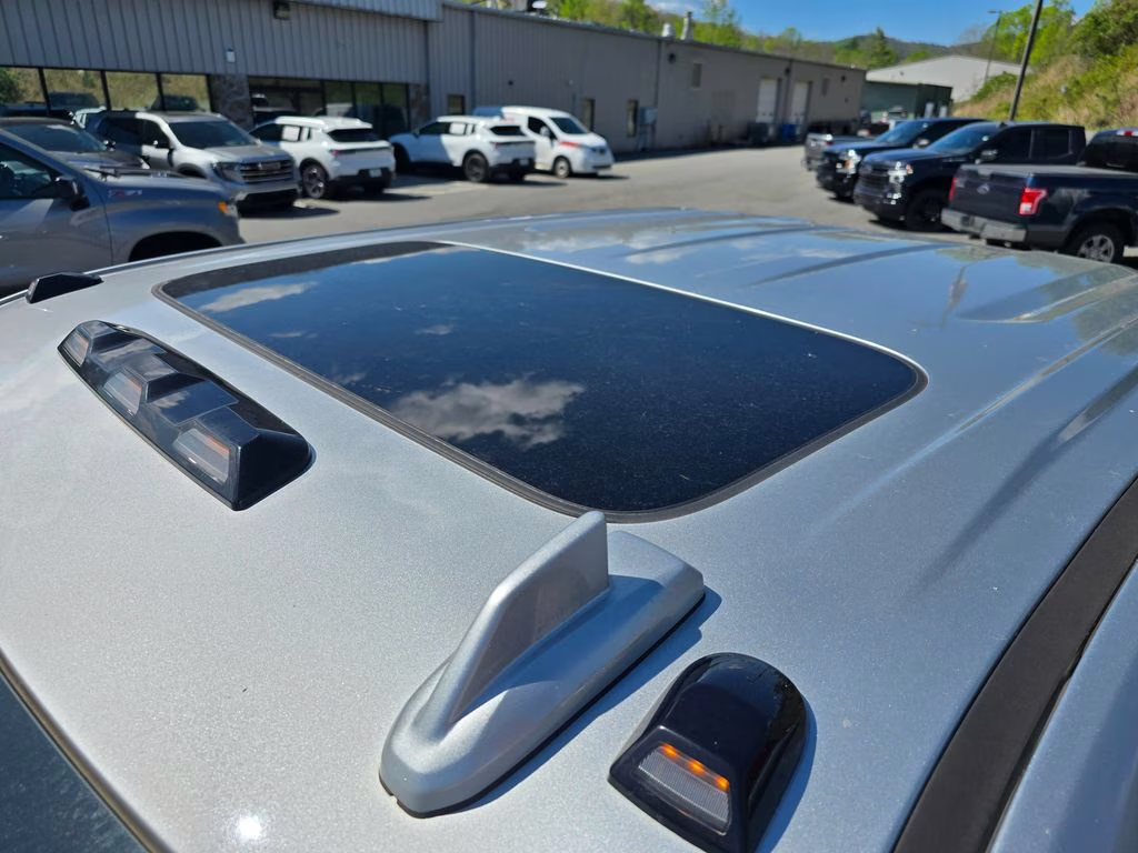 2021 Silver Ice Metallic Chevrolet Silverado 2500HD High Country 4X4 Truck