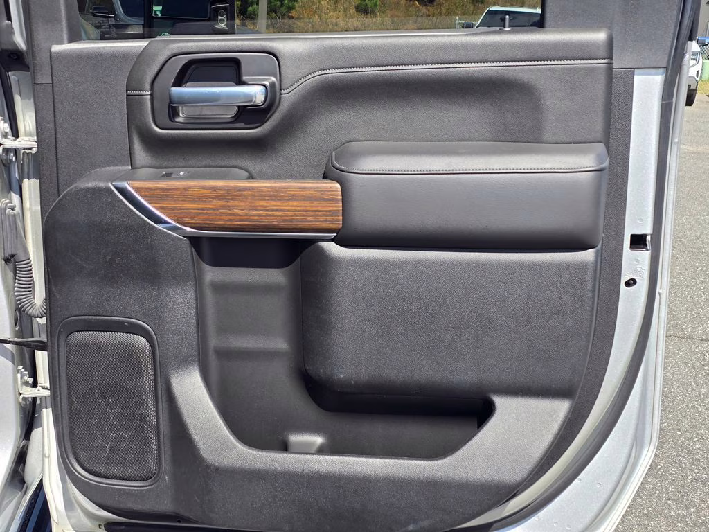 2021 Silver Ice Metallic Chevrolet Silverado 2500HD High Country 4X4 Truck