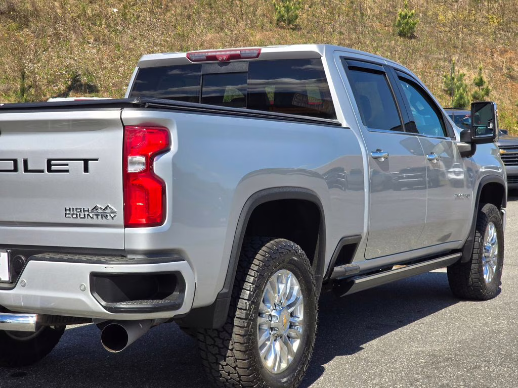 2021 Silver Ice Metallic Chevrolet Silverado 2500HD High Country 4X4 Truck