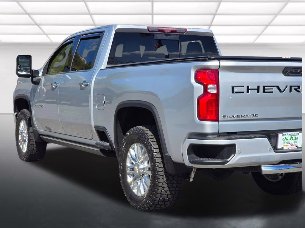 2021 Silver Ice Metallic Chevrolet Silverado 2500HD High Country 4X4 Truck