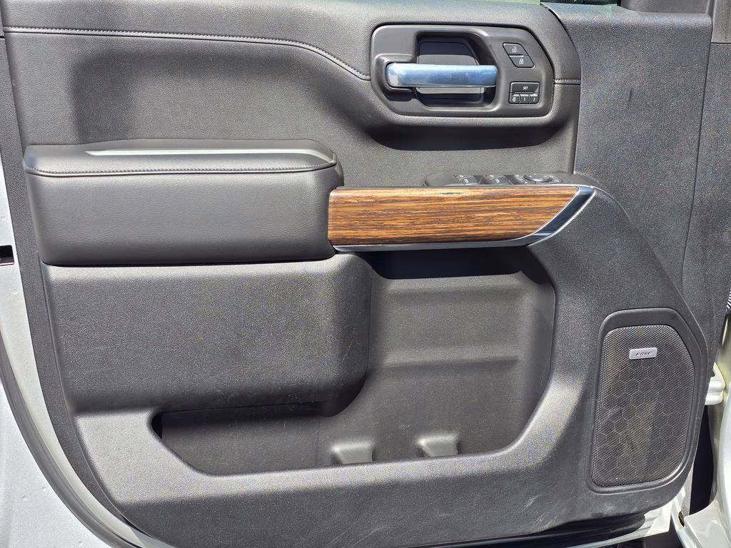 2021 Silver Ice Metallic Chevrolet Silverado 2500HD High Country 4X4 Truck