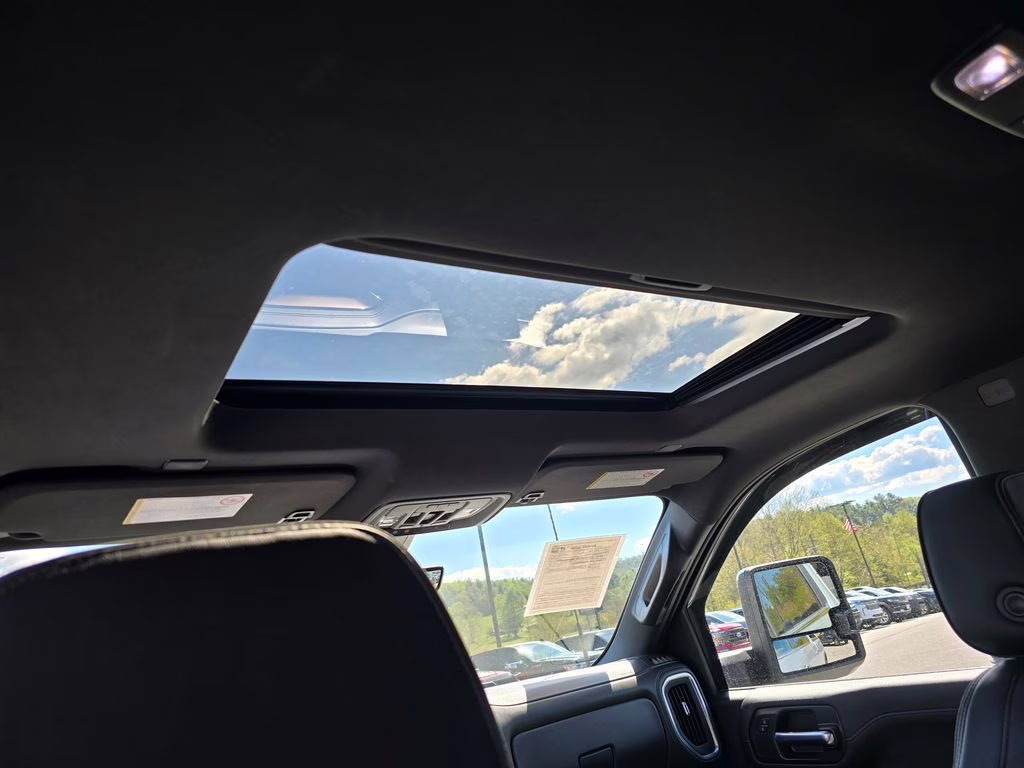 2021 Silver Ice Metallic Chevrolet Silverado 2500HD High Country 4X4 Truck