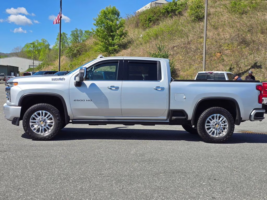 2021 Silver Ice Metallic Chevrolet Silverado 2500HD High Country 4X4 Truck