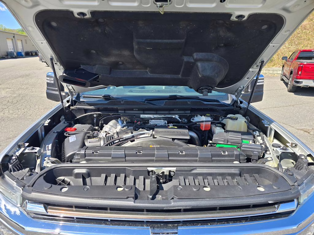 2021 Silver Ice Metallic Chevrolet Silverado 2500HD High Country 4X4 Truck